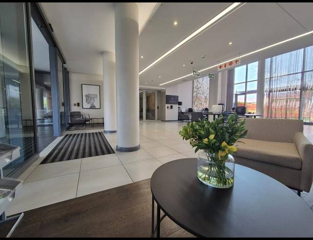 1 BEDROOM APARTMENT FOR SALE IN MENLYN